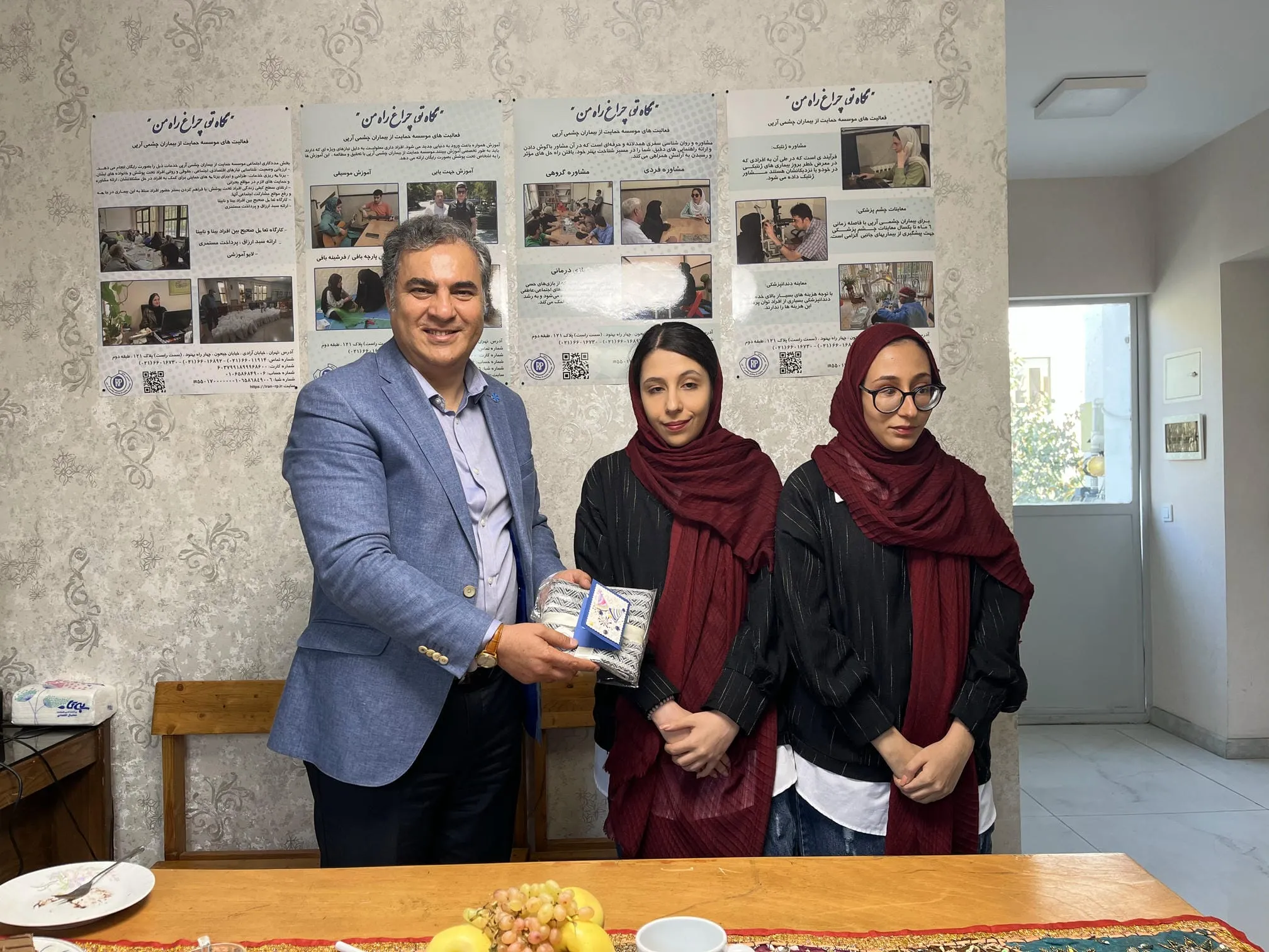 بازدید جناب آقای دکتر امین مقدم مدیر عامل شرکت صنایع نساجی زرباف امین از موسسه آرپی